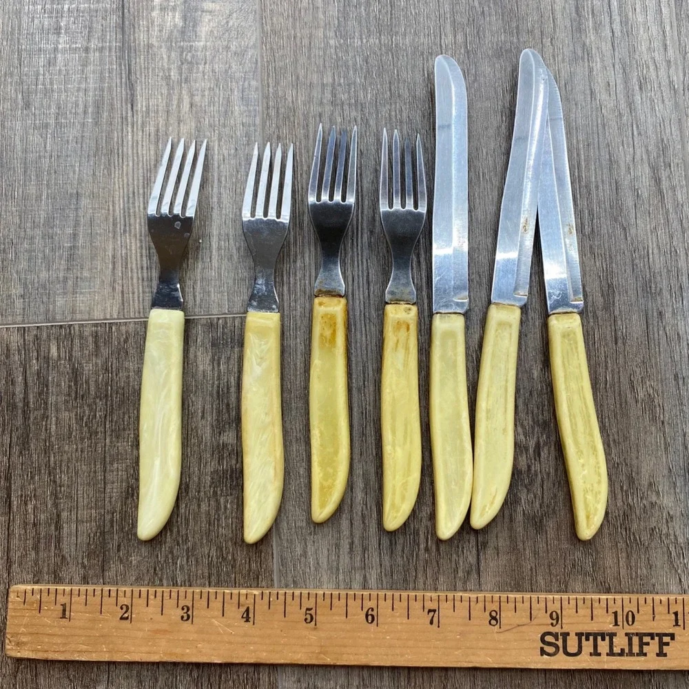 Vintage Quikut Stainless Flatware 7pc Set Marbled Cream Handles MCM USA‎